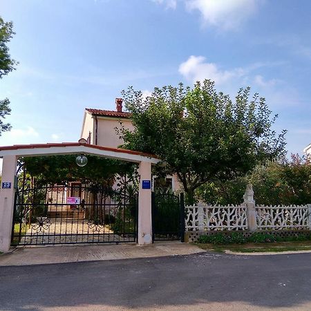 Apartment Gracijana Πόρετς Εξωτερικό φωτογραφία